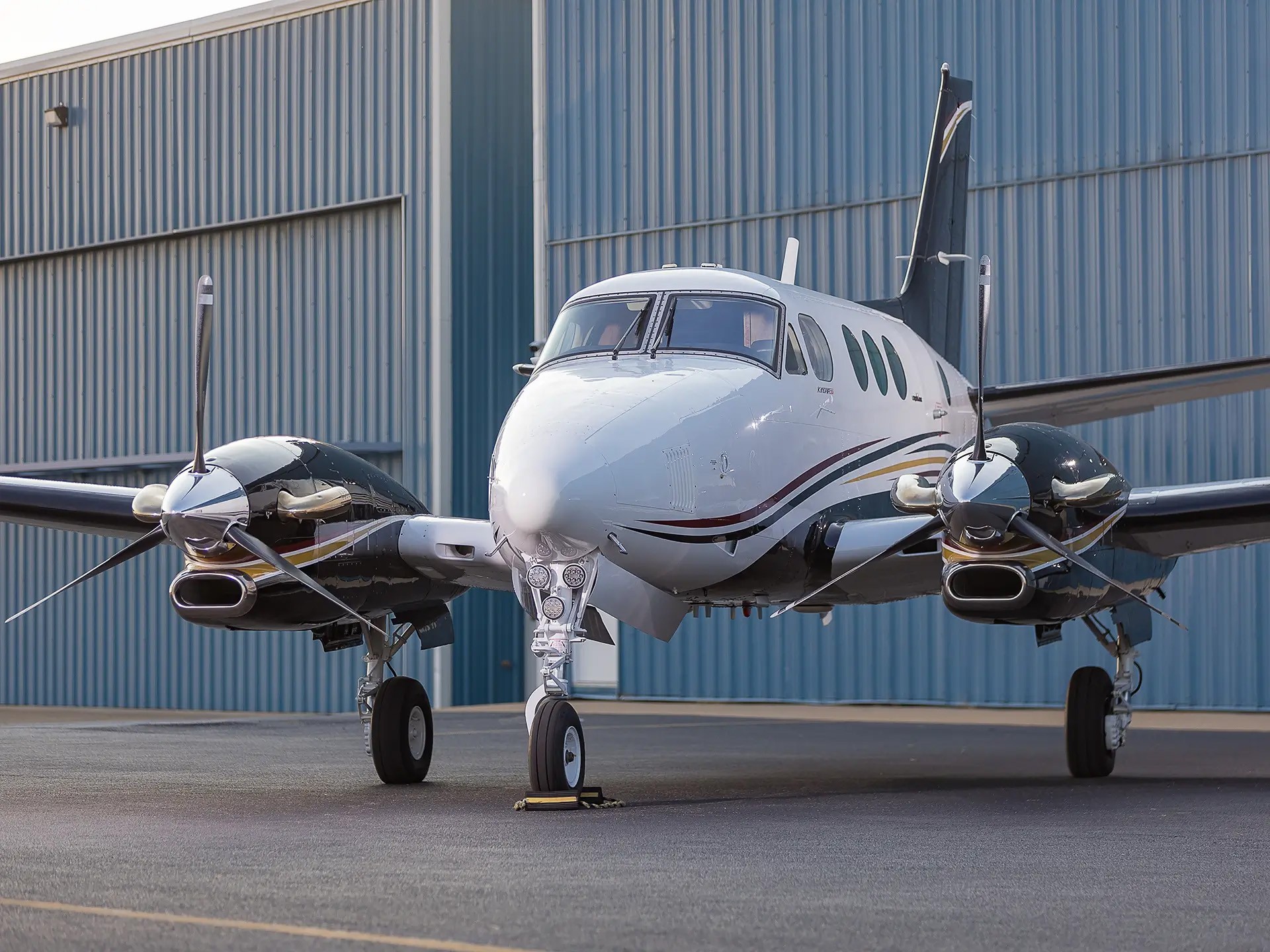1987 Beech King Air C90A — photo 2