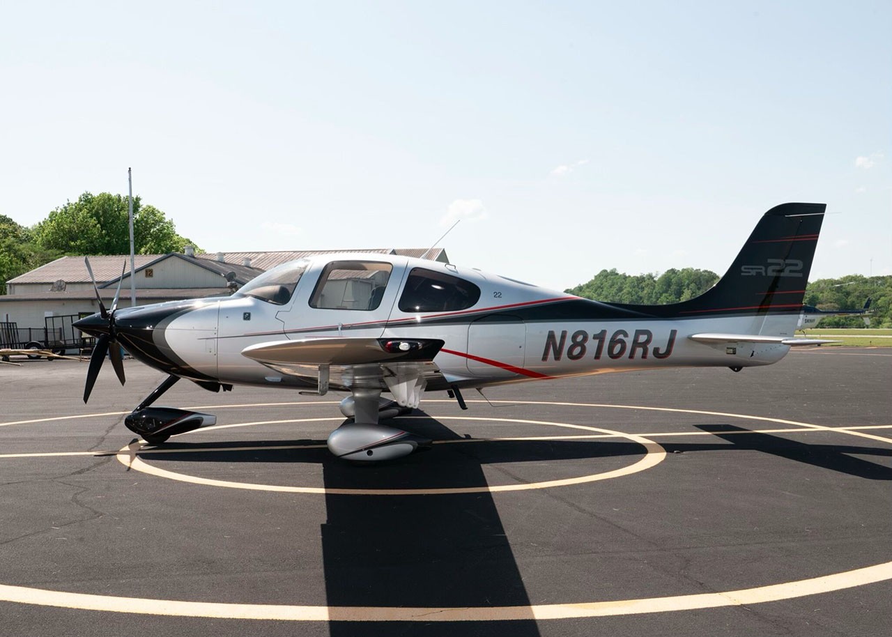 2001 Cirrus SR22 — photo 1
