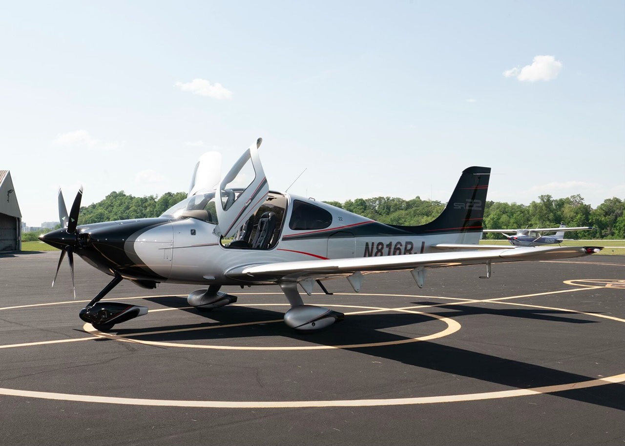 2001 Cirrus SR22 — photo 2