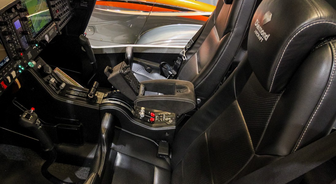 2019 Diamond DA62 (N99WE), photo 6