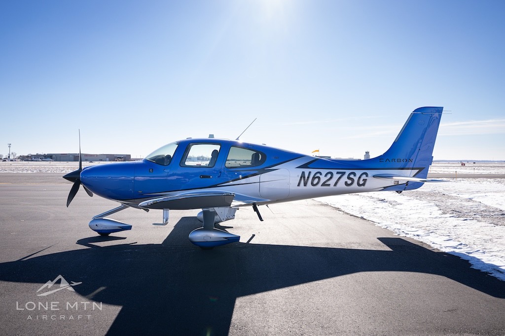 2022 Cirrus SR22 — photo 2
