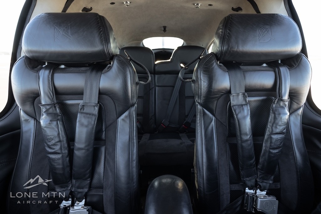 2022 Cirrus SR22 — photo 4