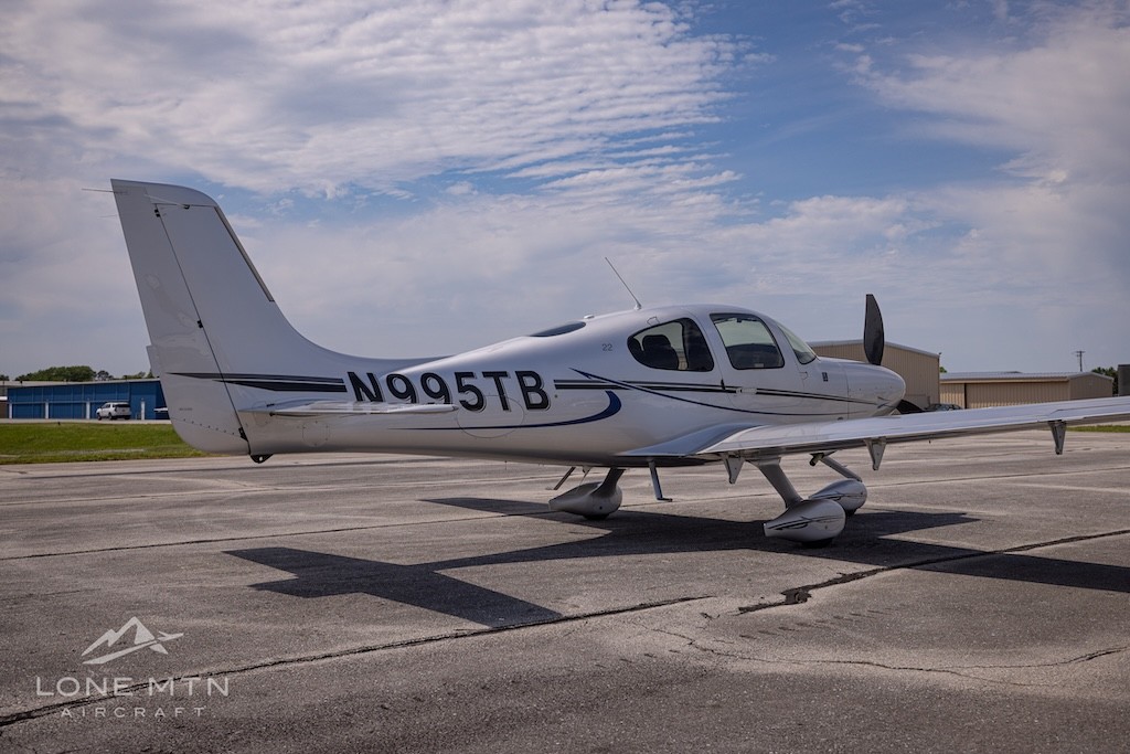 2016 Cirrus SR22 — photo 3