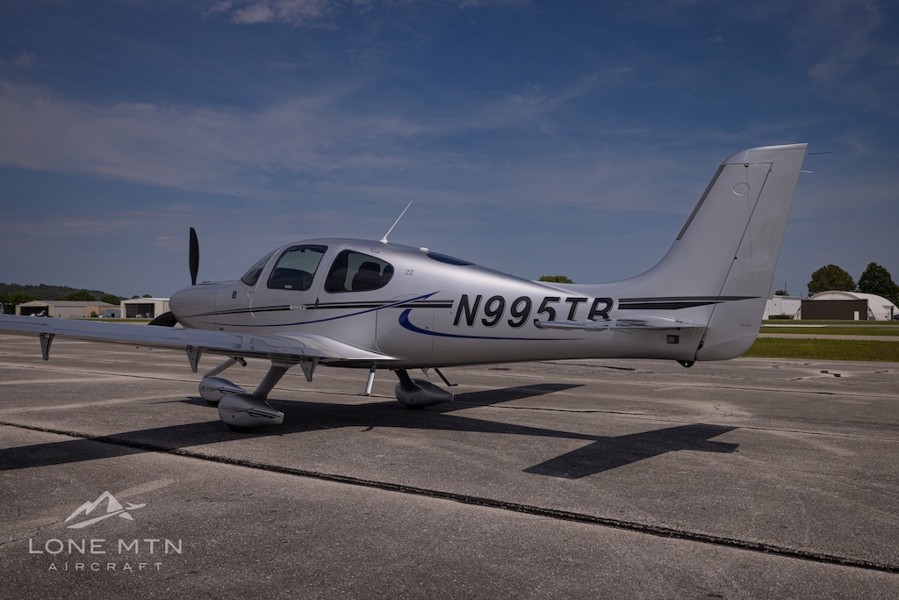 2016 Cirrus SR22, photo 8