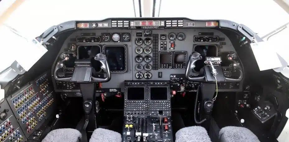 1999 Beech Beechjet 400A — photo 4