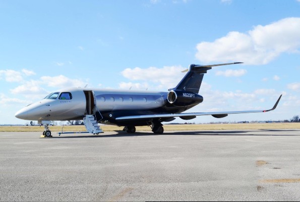 2016 Embraer Legacy 450 — photo 1