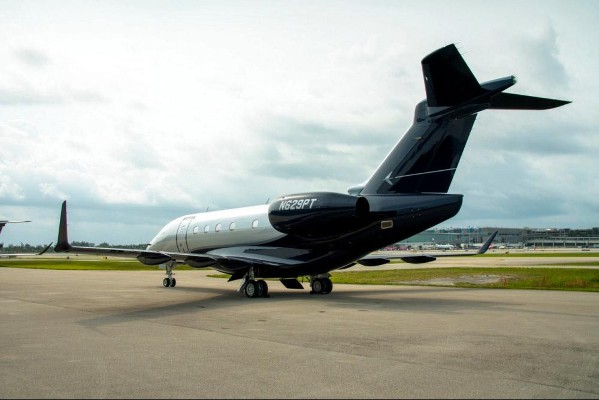 2016 Embraer Legacy 450 — photo 2