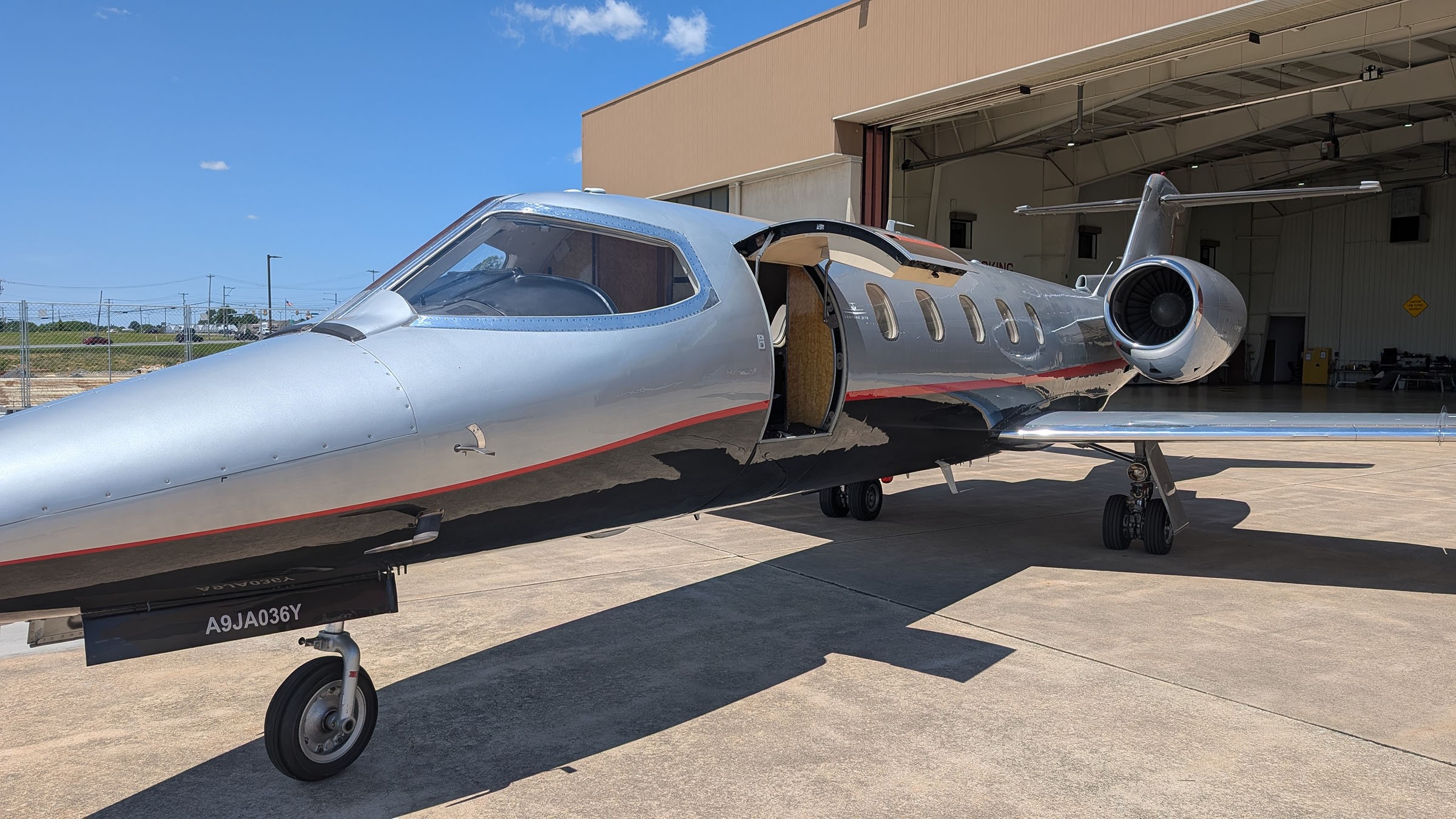 1990 Learjet 31 — photo 2