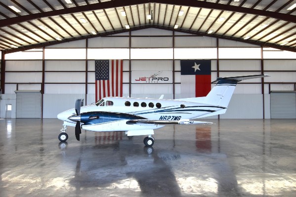 1989 Beech King Air 300 — photo 1