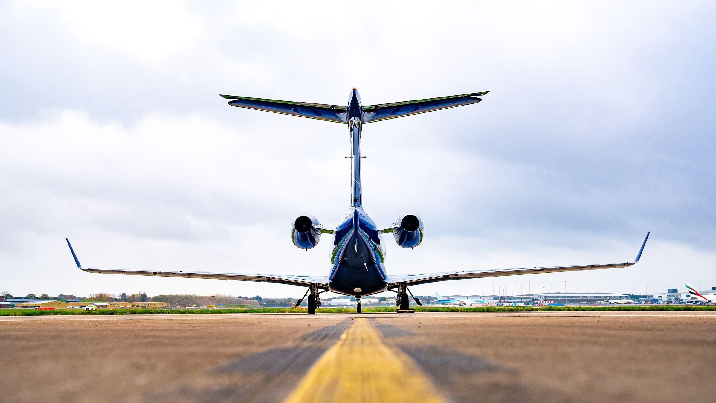 2019 Embraer Phenom 300 — photo 3