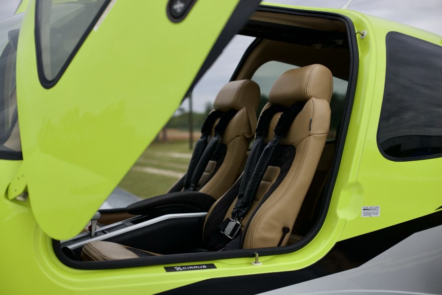 2025 Cirrus SR22-G7 + GTS (N8230), photo 11