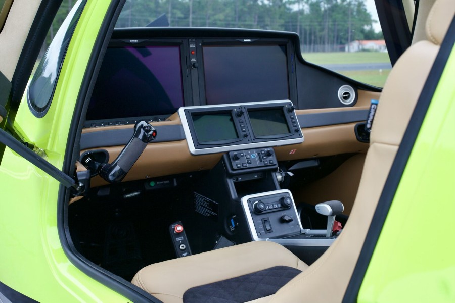 2025 Cirrus SR22-G7 + GTS (N8230), photo 16