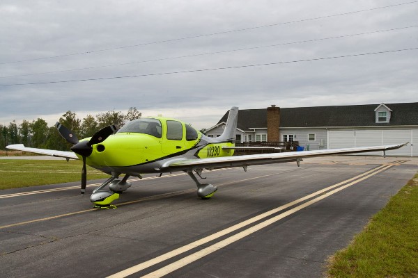 2025 Cirrus SR22-G7 — photo 2