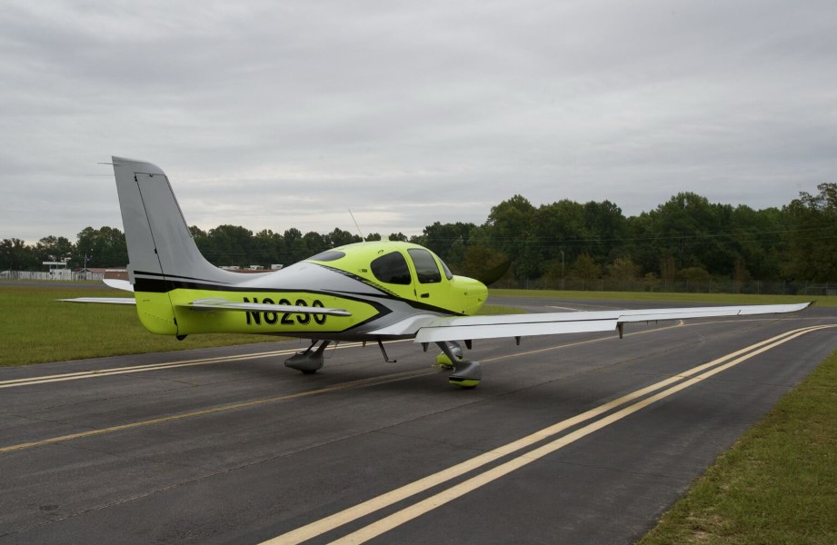 2025 Cirrus SR22-G7 + GTS (N8230), photo 6