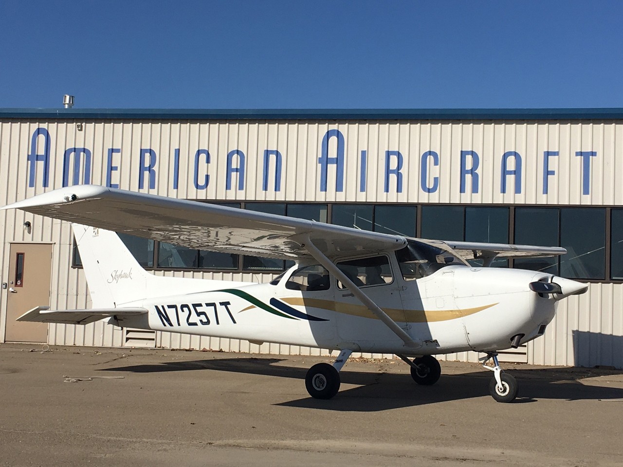 1999 Cessna 172R — photo 2