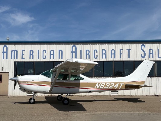 1984 Cessna TR182RG — photo 1