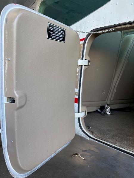 1984 Cessna TR182RG Skylane II, photo 10