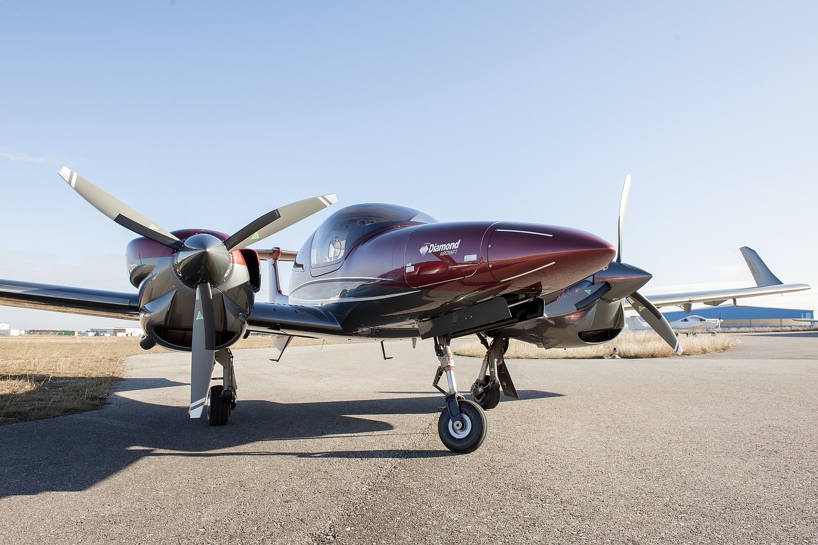 2025 Diamond TwinStar DA42