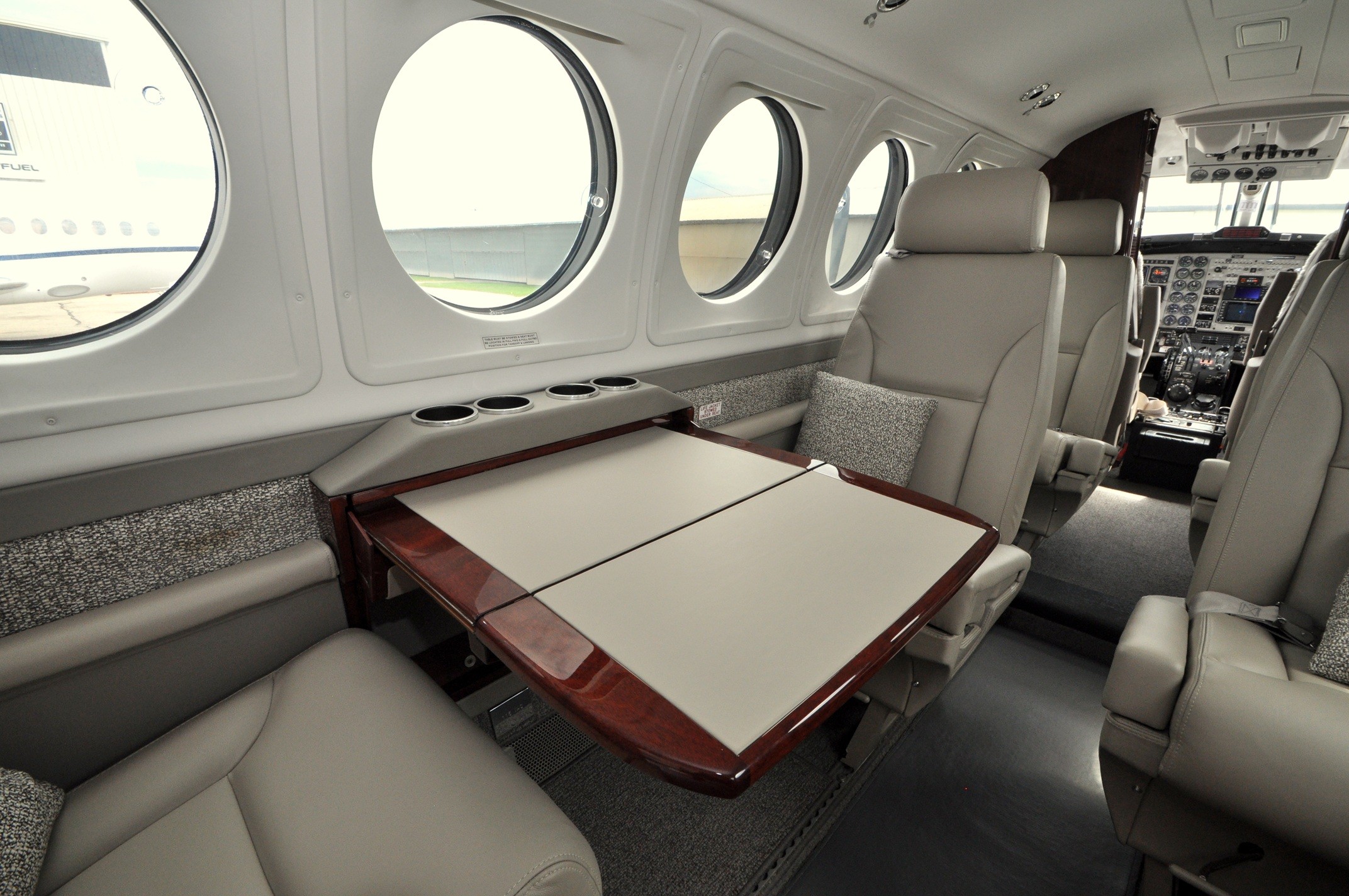 2003 Beech King Air B200 — photo 4
