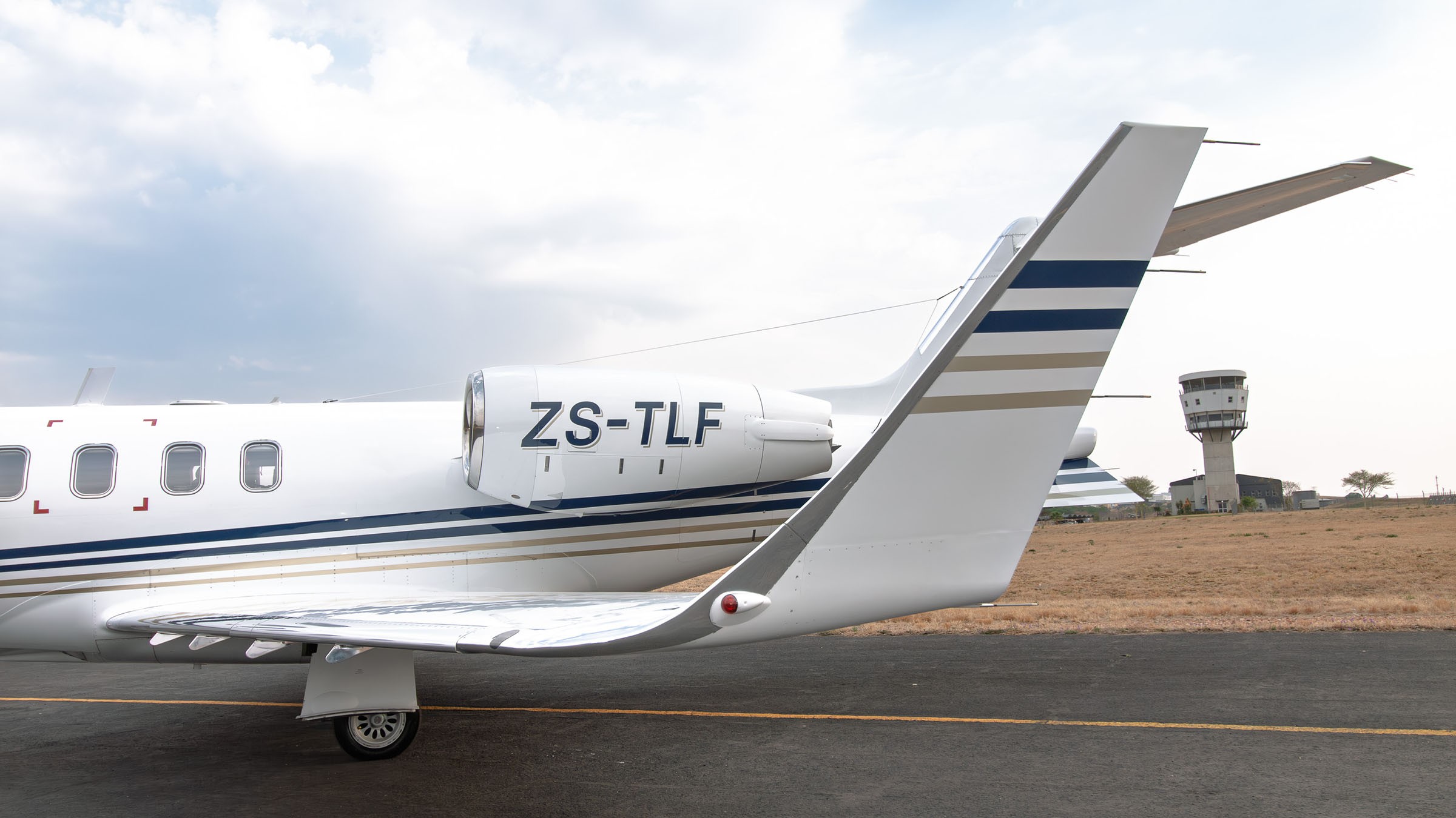 2002 Learjet 45 — photo 4