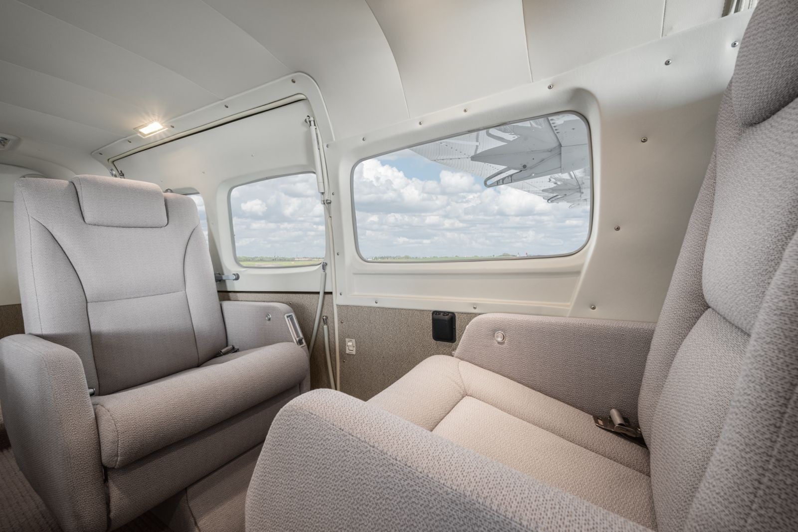 2011 Cessna Caravan 208 — photo 3