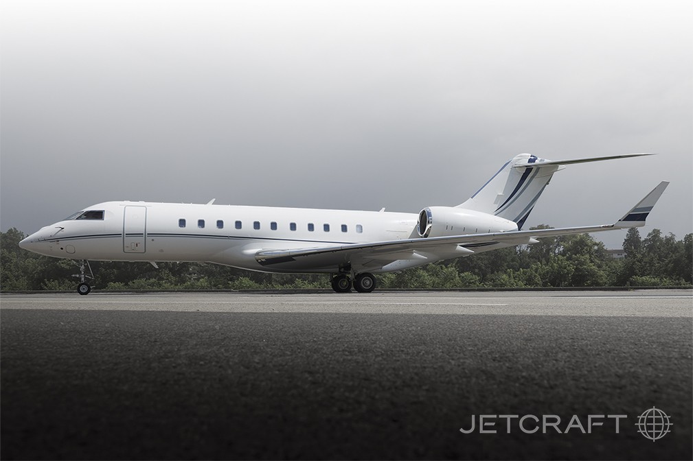 2017 Bombardier Global 5000 — photo 1