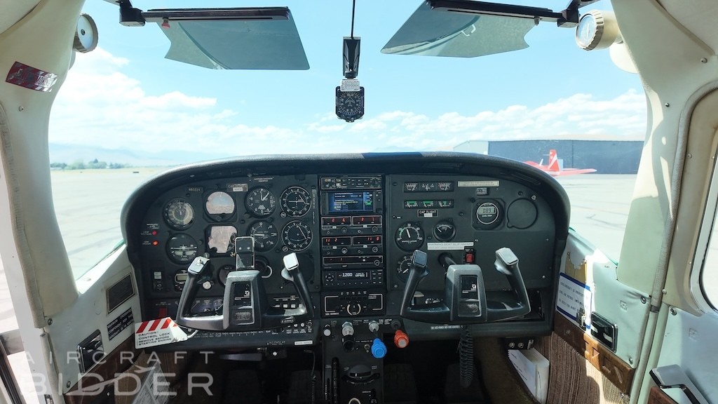 1985 Cessna 182R — photo 4