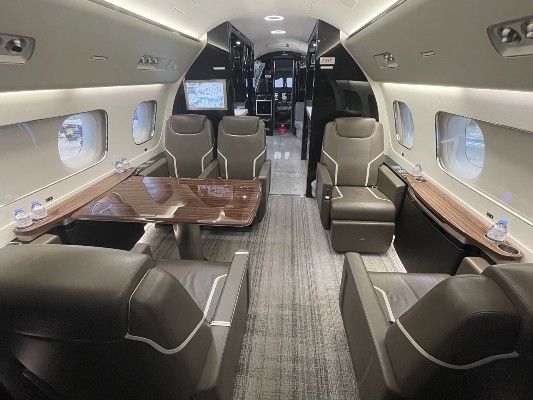 2018 Embraer Lineage 1000 — photo 3