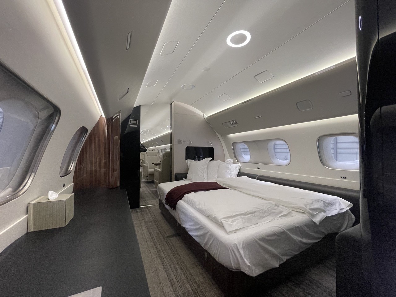 2018 Embraer Lineage 1000 E 3