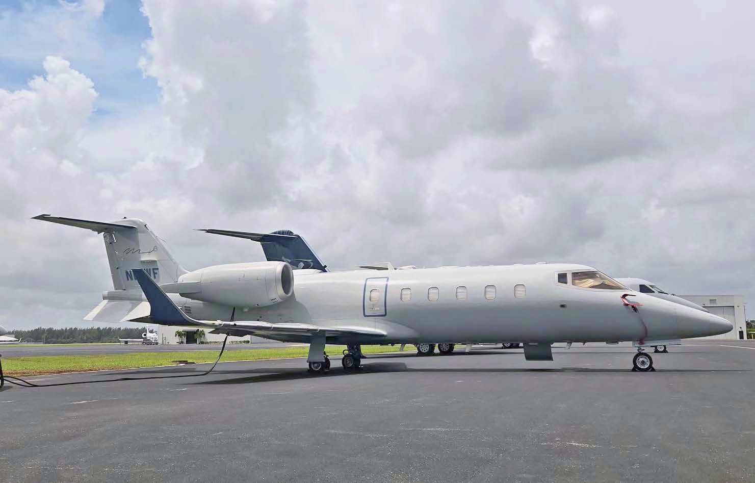 2007 Learjet 60 — photo 2