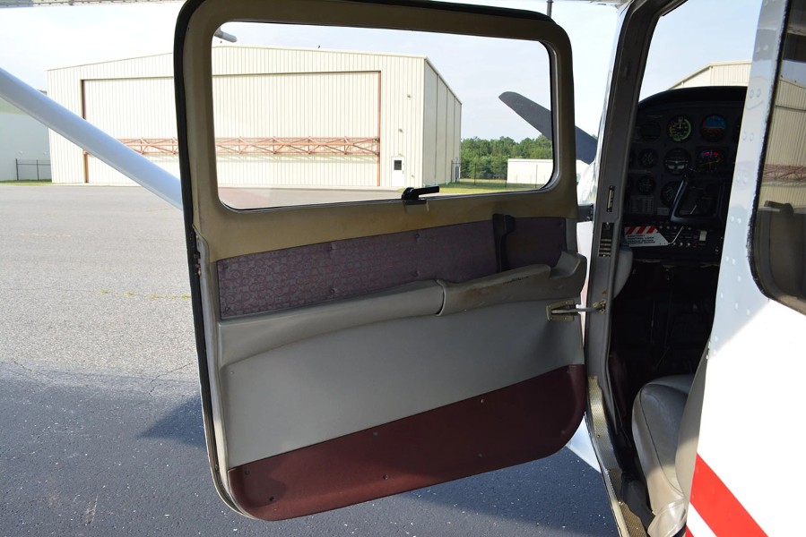 2000 Cessna 182S, photo 11