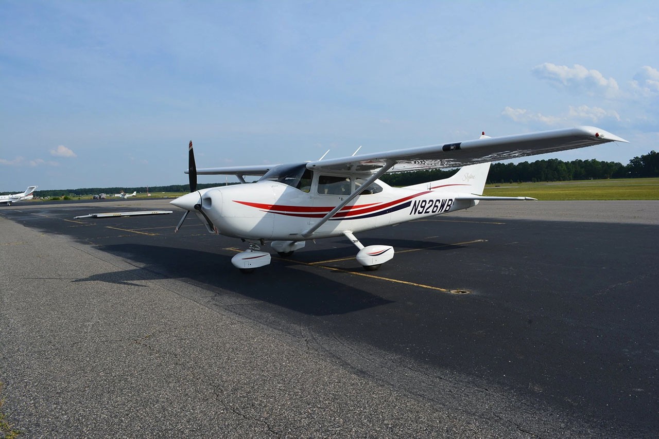 2000 Cessna 182S — photo 2