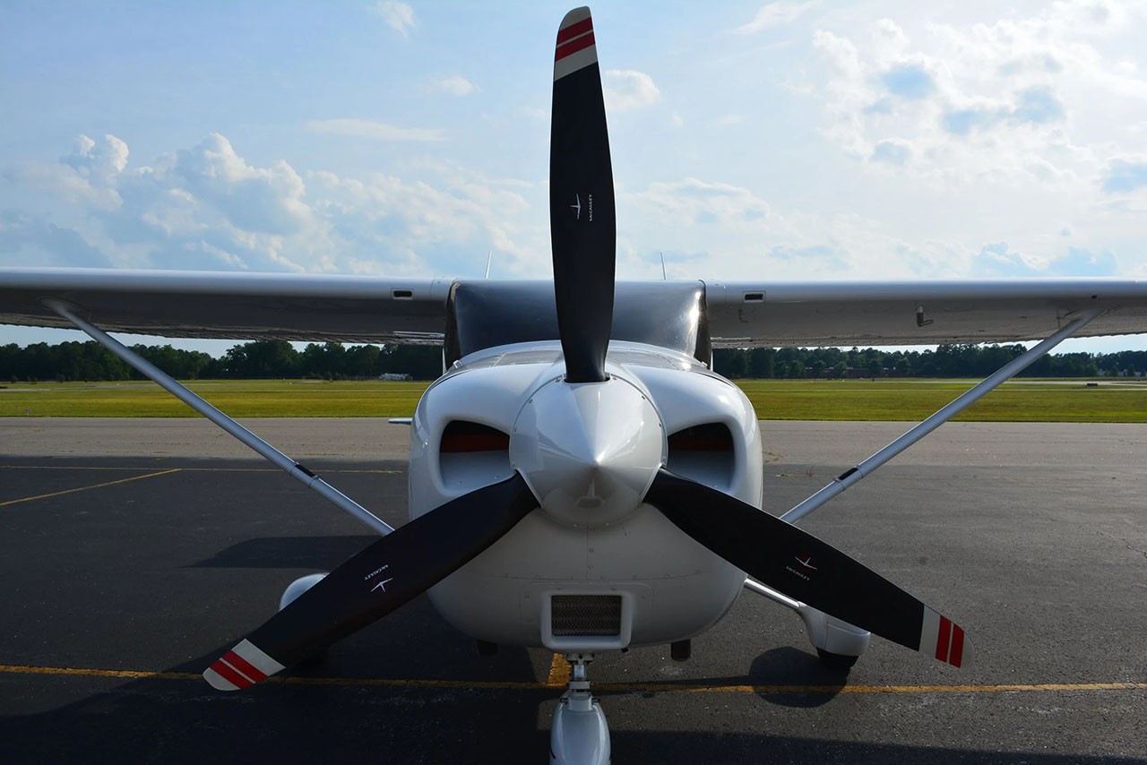2000 Cessna 182S — photo 3