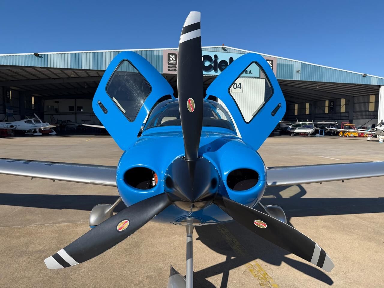 2021 Cirrus SR22-G6 — photo 3