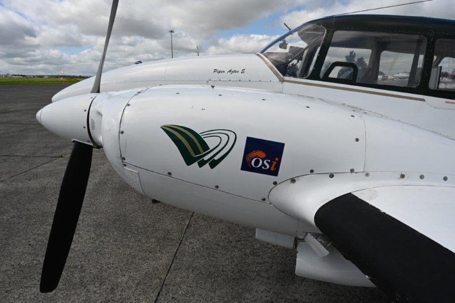 1971 Piper Aztec PA-23-250E, photo 2
