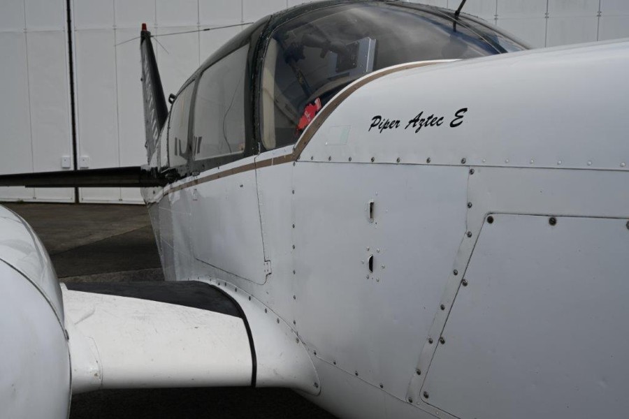 1971 Piper Aztec PA-23-250E, photo 4