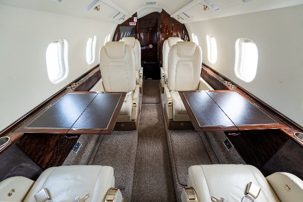 2011 Learjet 60 — photo 5