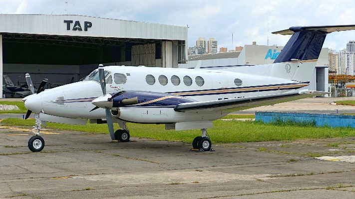 2007 Beech King Air B200 — photo 1