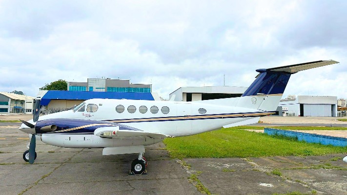 2007 Beech King Air B200 — photo 2