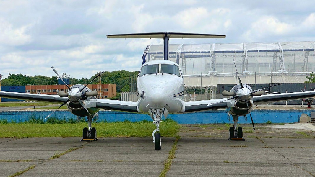 2007 Beechcraft Beech King Air B200, photo 8