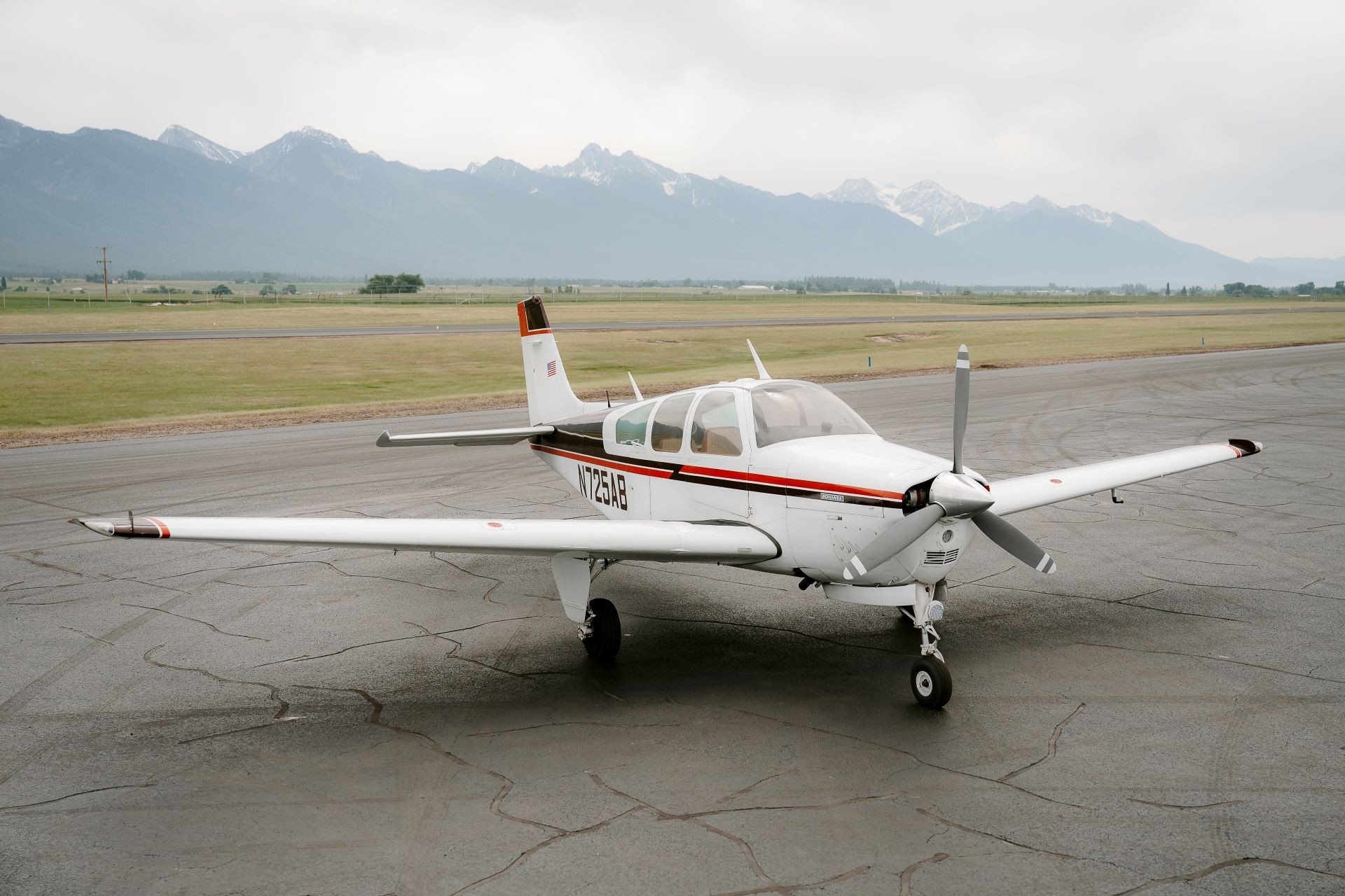 1969 Beech Bonanza F33 — photo 2