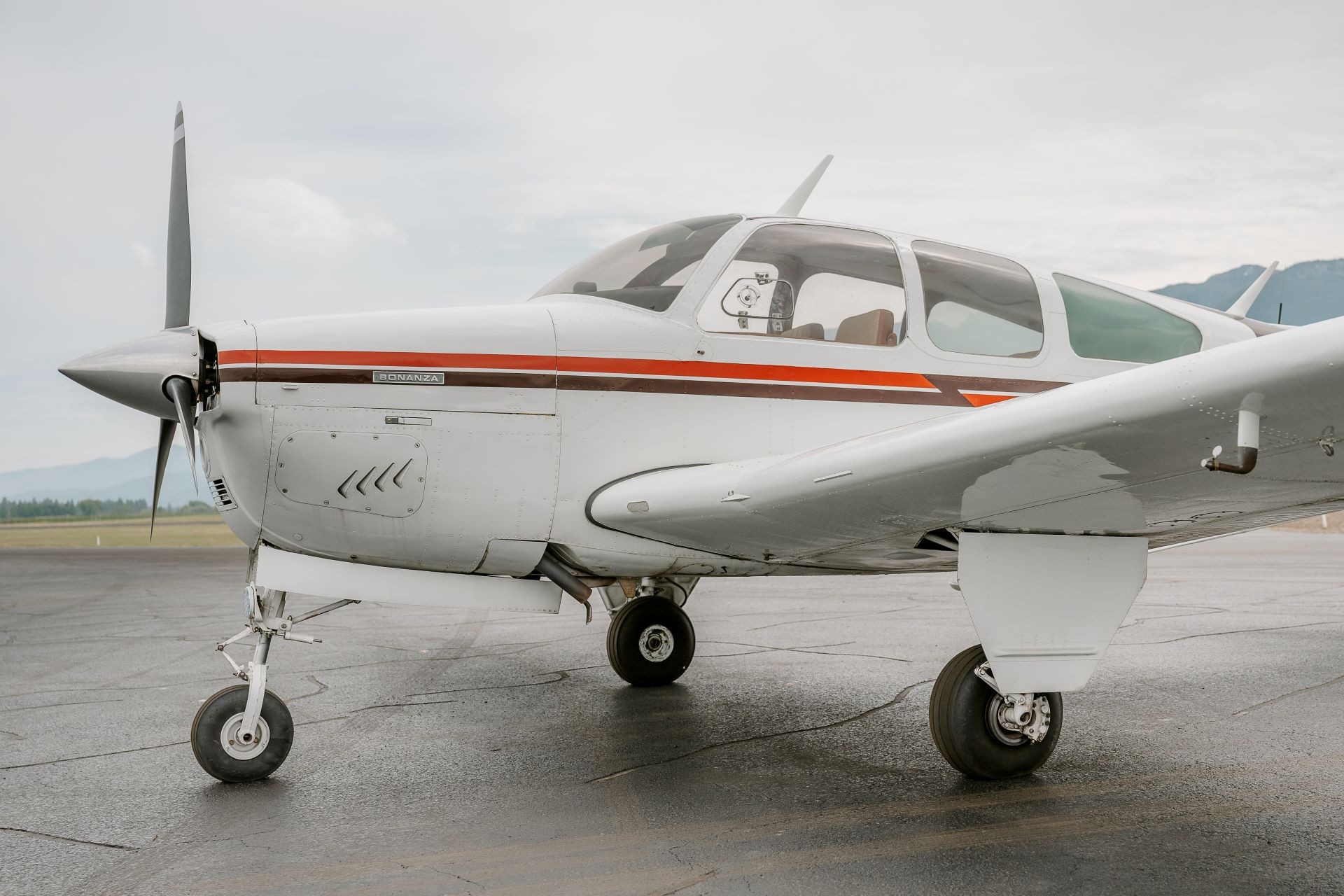 1969 Beech Bonanza F33 — photo 3