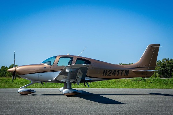2016 Cirrus SR22-G5 — photo 1