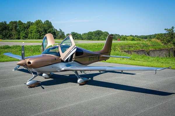 2016 Cirrus SR22-G5 — photo 2