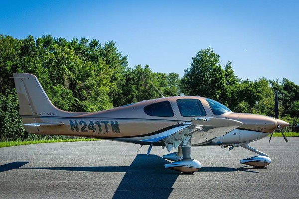 2016 Cirrus SR22-G5 — photo 5
