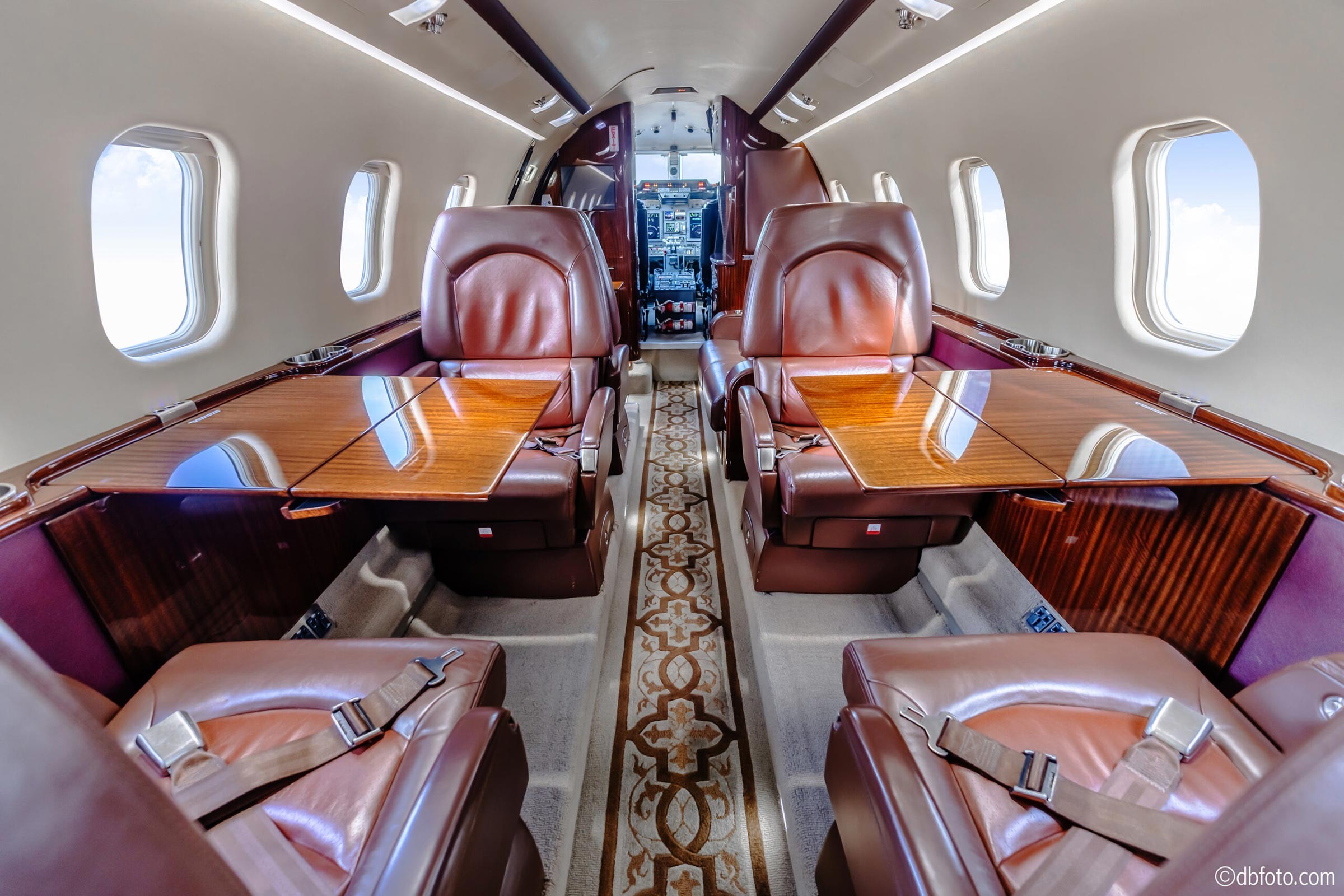 2011 Learjet 60 — photo 4
