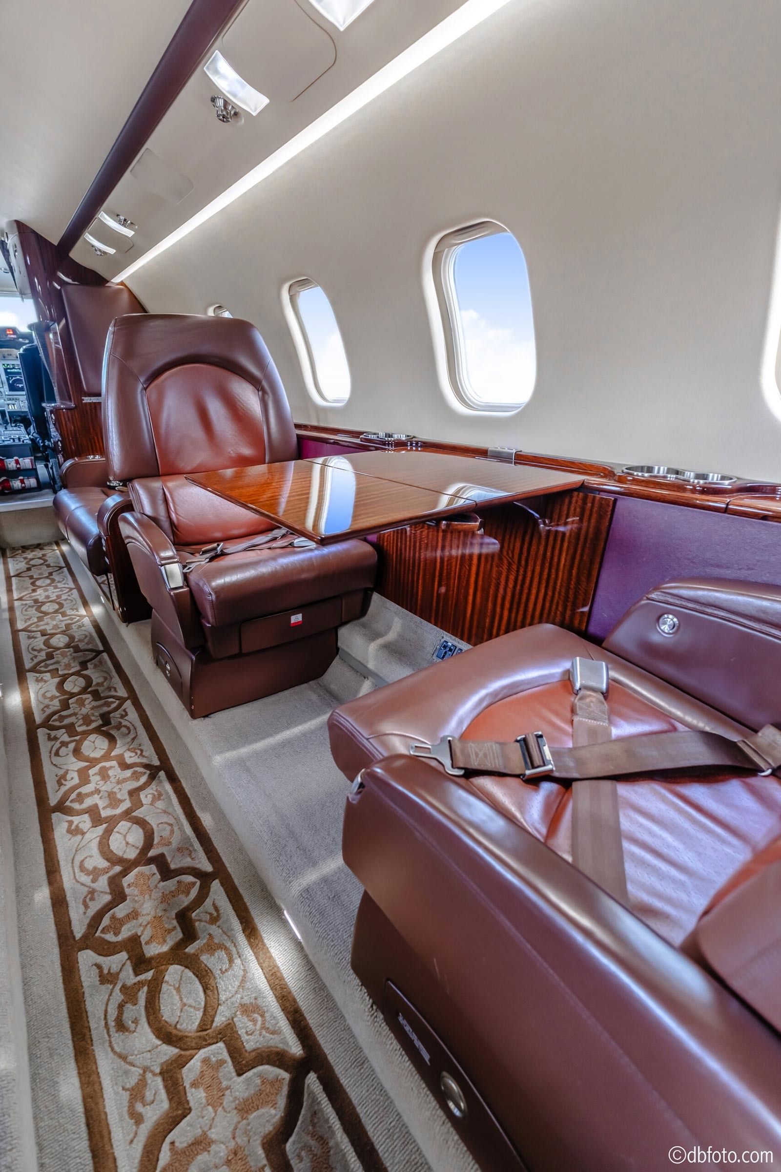 2011 Learjet 60 — photo 5