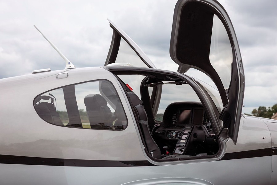 2003 Cirrus SR22 G1 (N1492C), photo 10