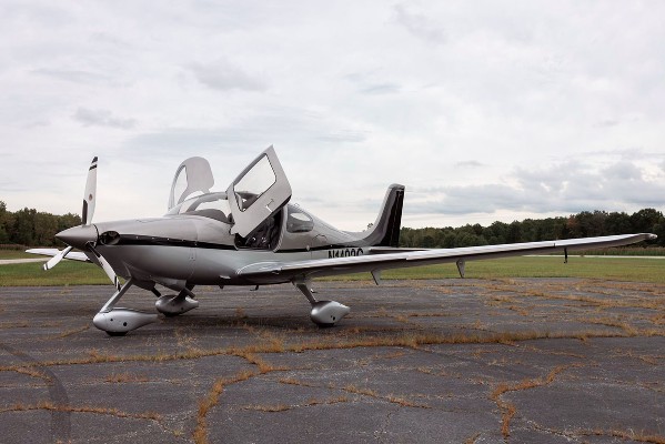 2003 Cirrus SR22 — photo 2