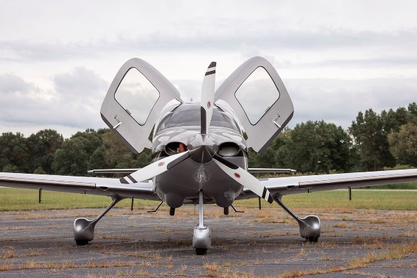2003 Cirrus SR22 — photo 3
